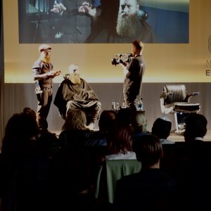 Mizutani Europe Barber Seminar 2019 Live Präsentation eines Haarschnitts auf der Bühne